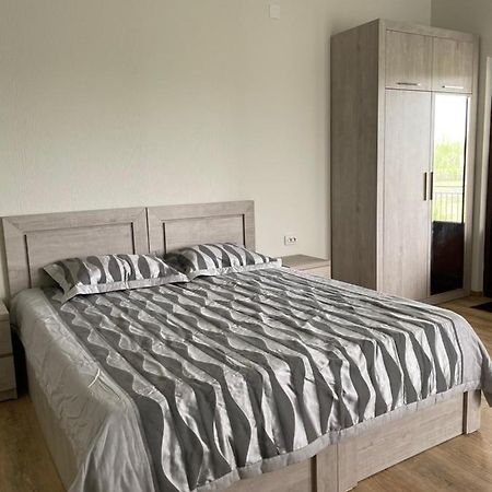 Apartment Comfort In אורקי מראה חיצוני תמונה